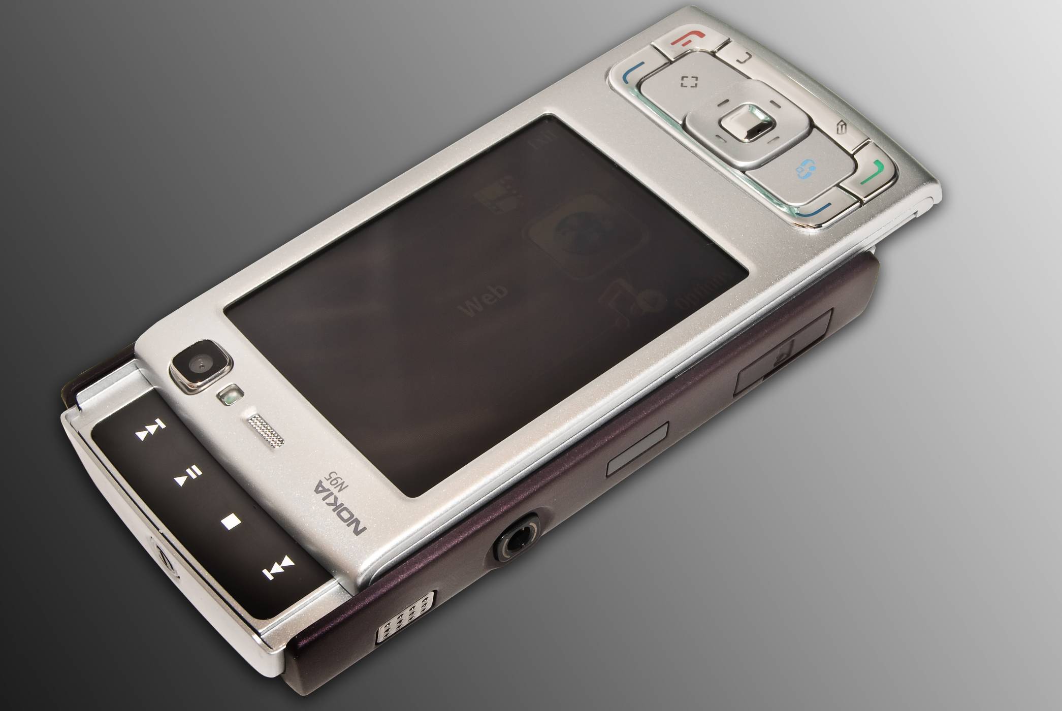  Неизлязъл прототип на наследника на Nokia N95 ни връща в миналото 