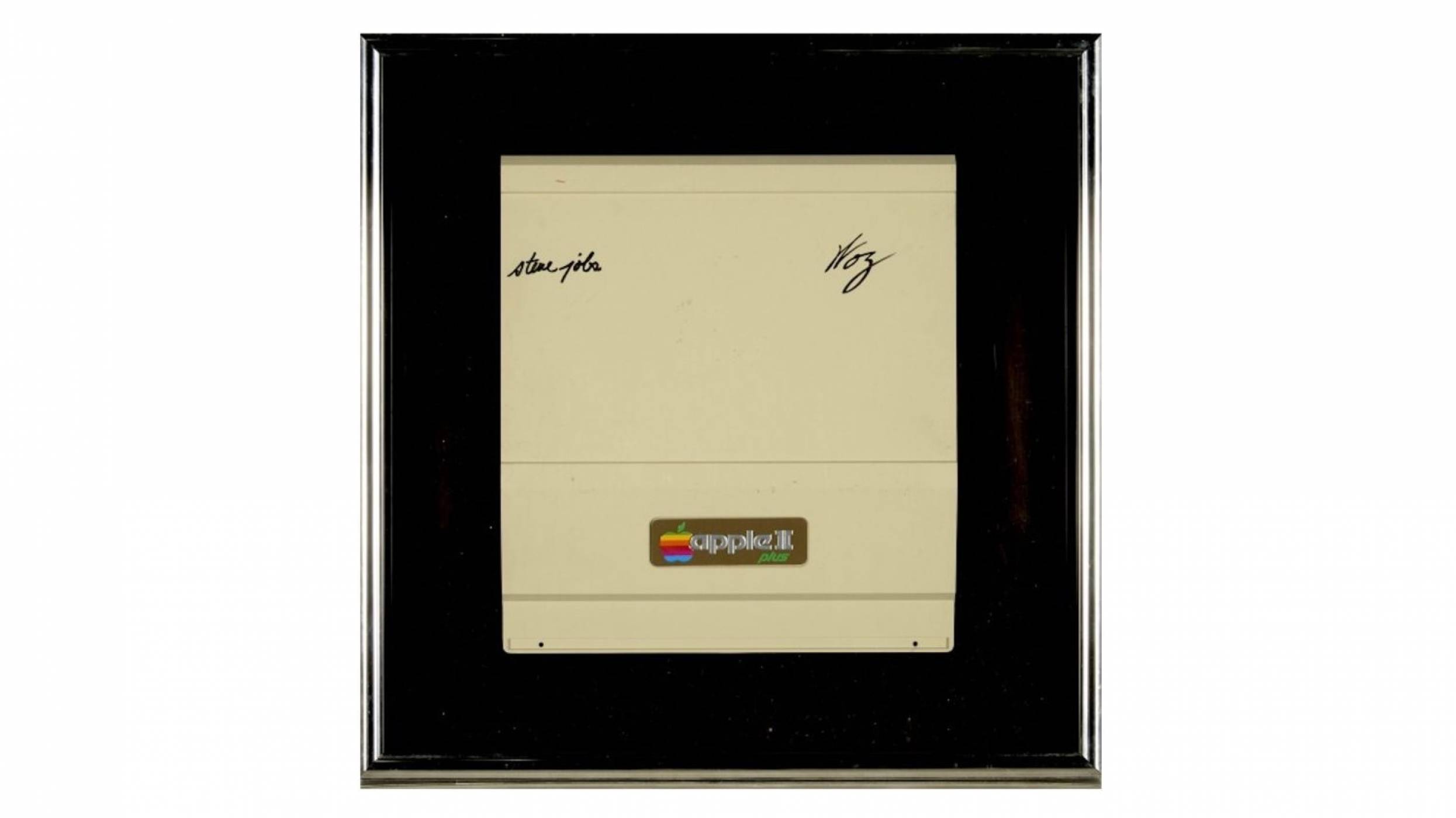 Уникален капак на Apple II, подписан от Стив Джобс и Стив Возняк, излиза на търг