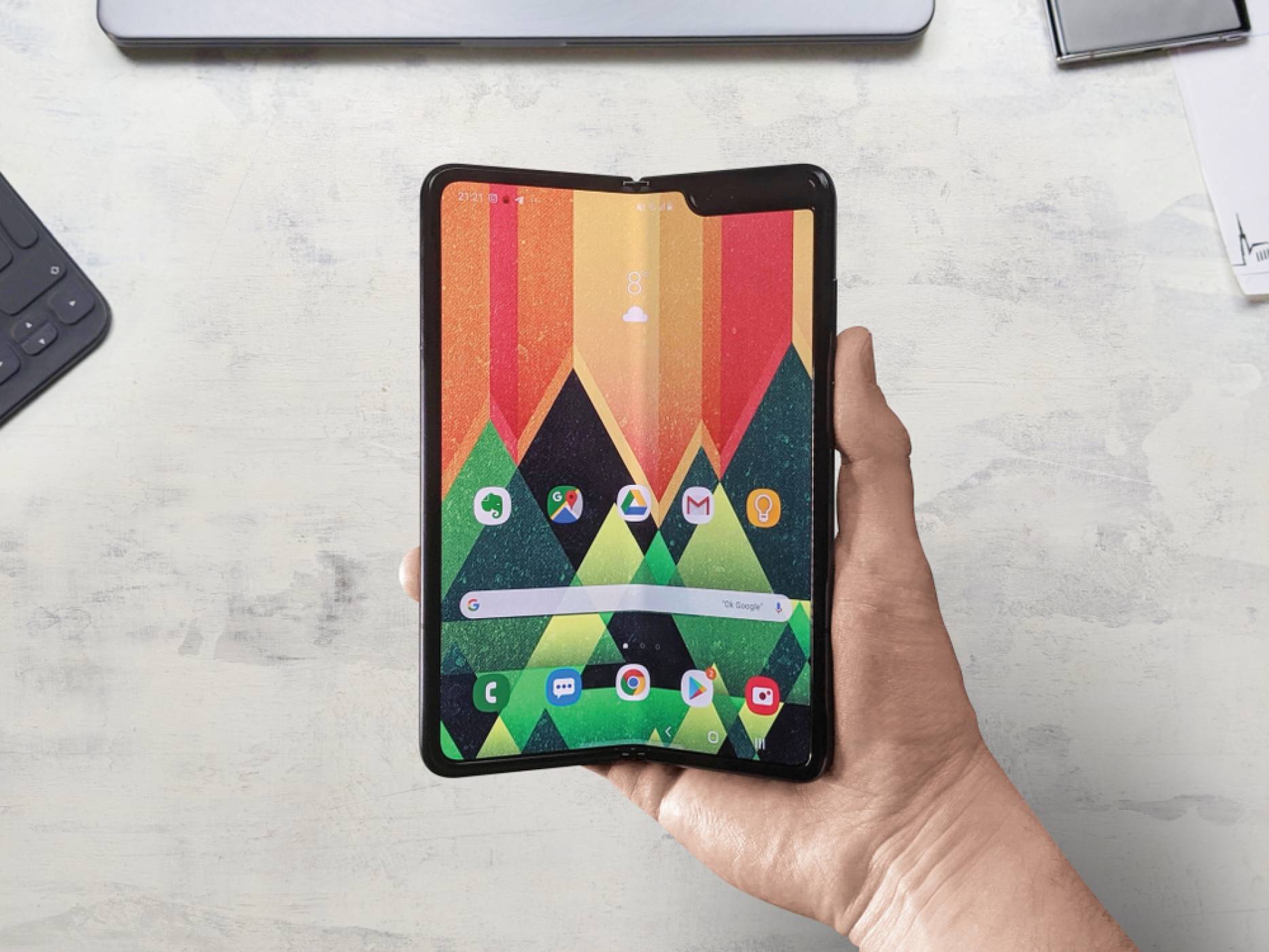 Samsung Galaxy Z Fold 3 се цели в перфектния дисплей със скрита под него камера 