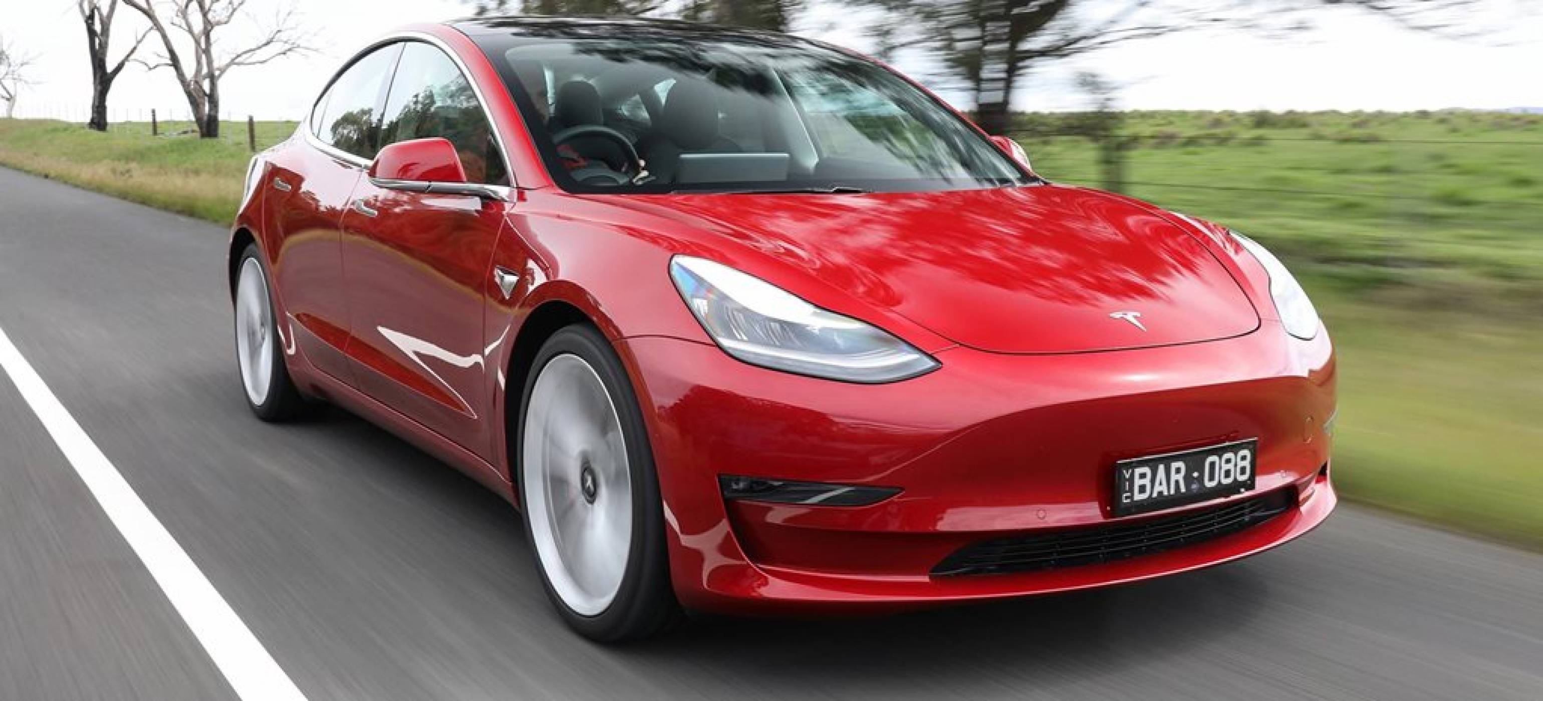 Зареждането на Tesla със Supercharger вече е по-скъпо от сипването на бензин