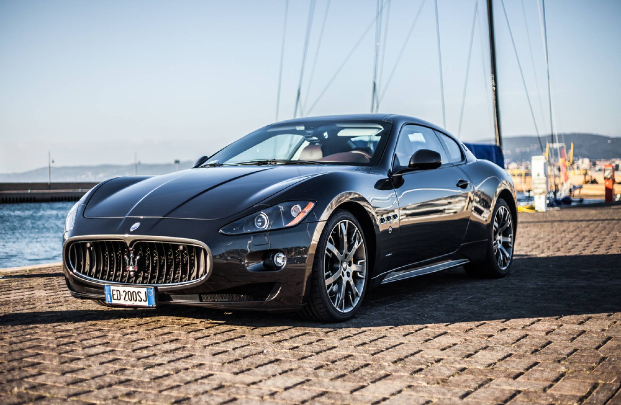 Maserati праща бензиновите двигатели в миналото до пет години 