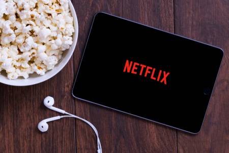 Вече може само да слушате филми и сериали в Netflix при загасен екран 
