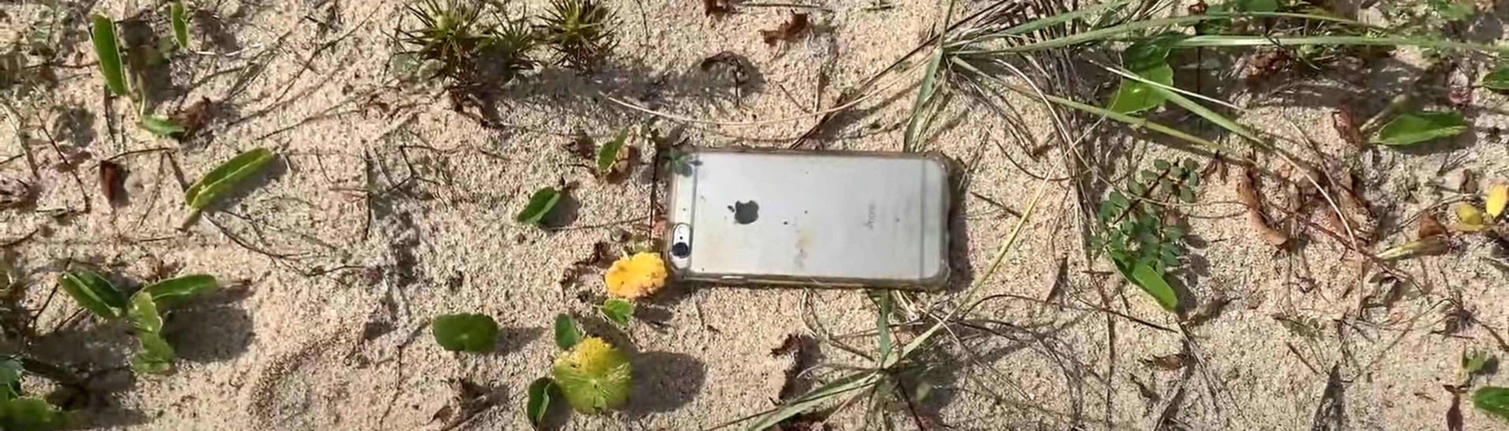 iPhone рекордьор падна от самолет и оцеля (ВИДЕО)