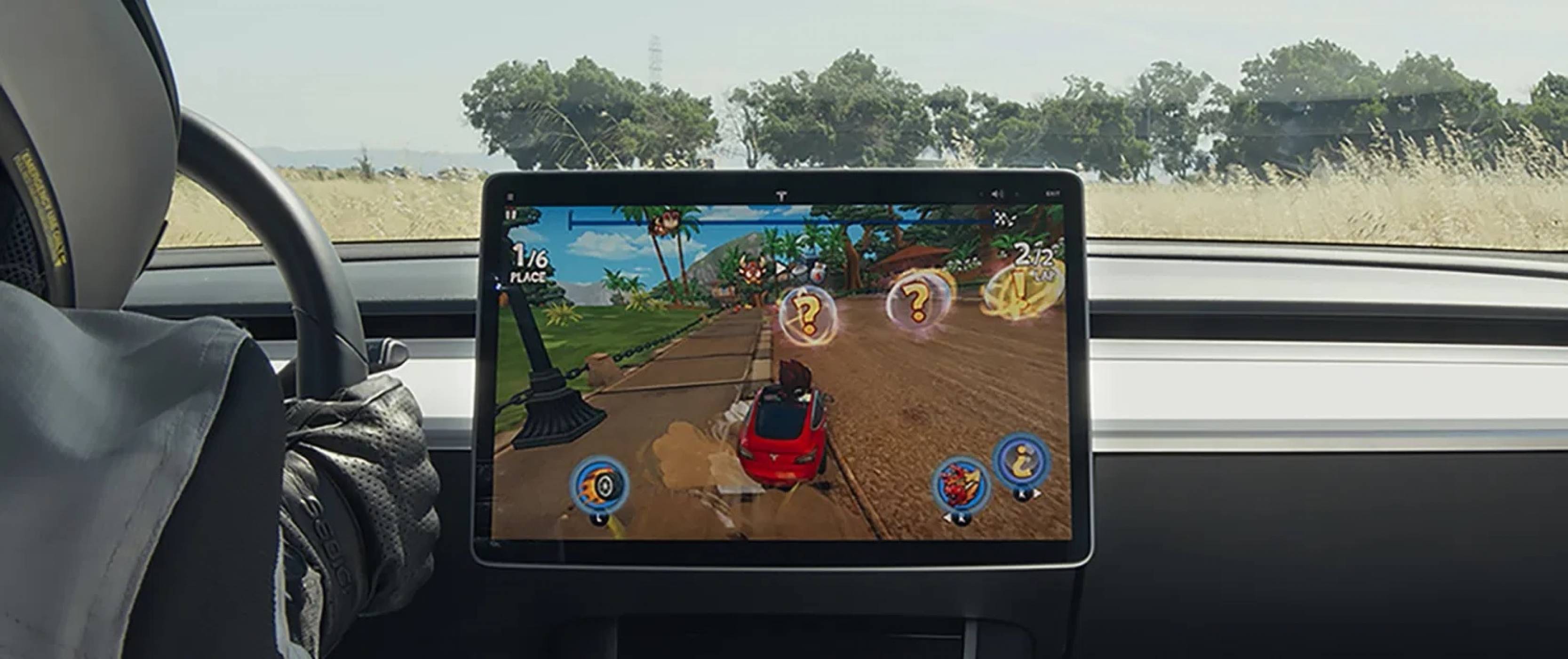 Това са трите нови игри, които ще ви забавляват, докато се возите във вашата Tesla 