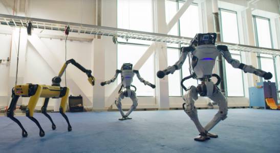 Роботите на Boston Dynamics танцуват напук на 2020 г. (ВИДЕО) 