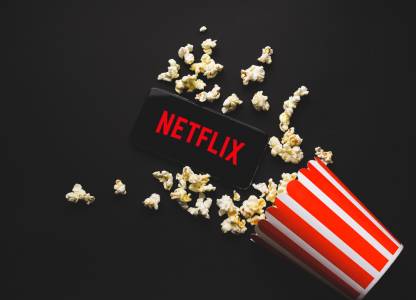  Netflix взе правата върху шпионски филм с амбиции за женския 007 