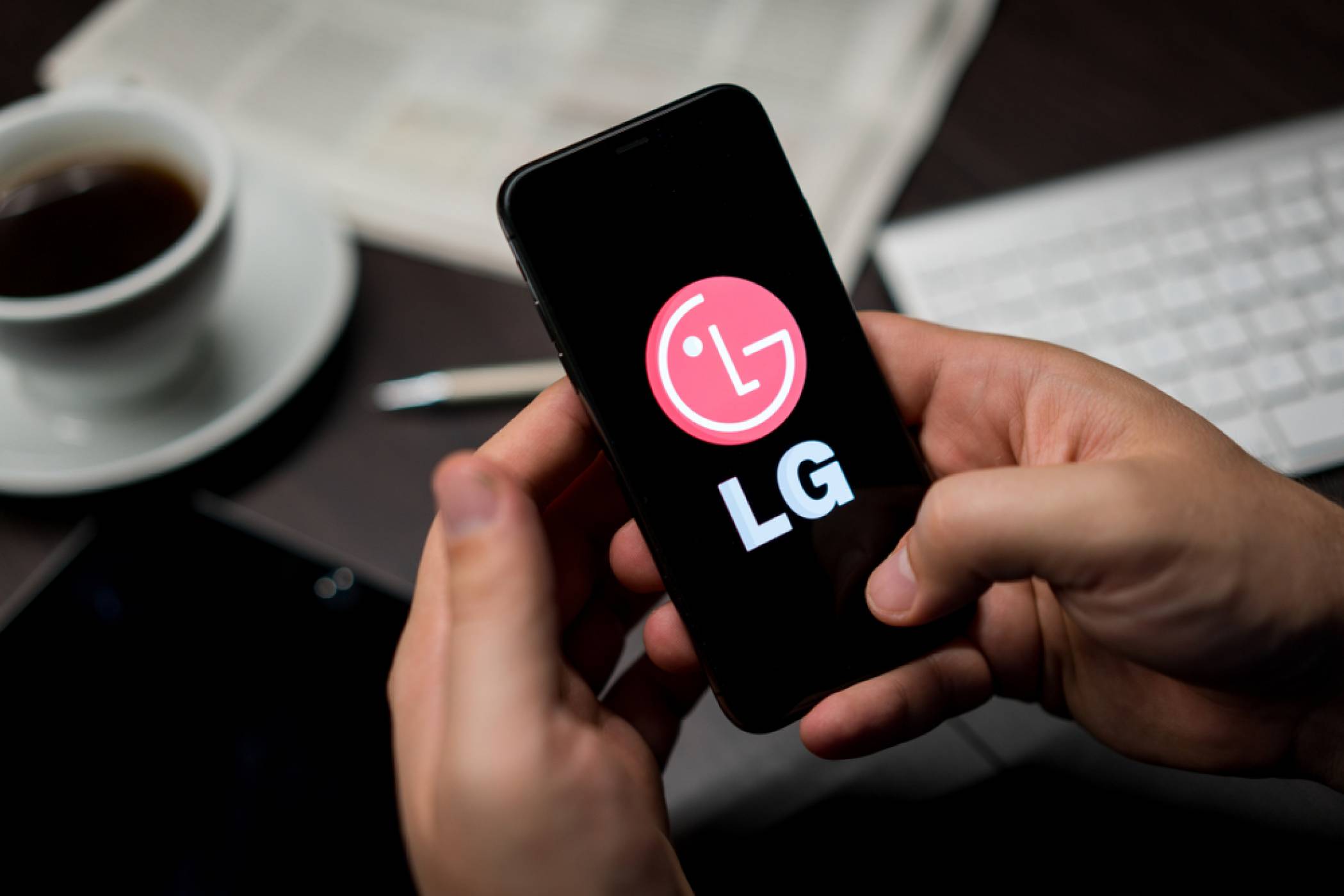 Няма шега: LG прави гъвкав дисплей за Apple