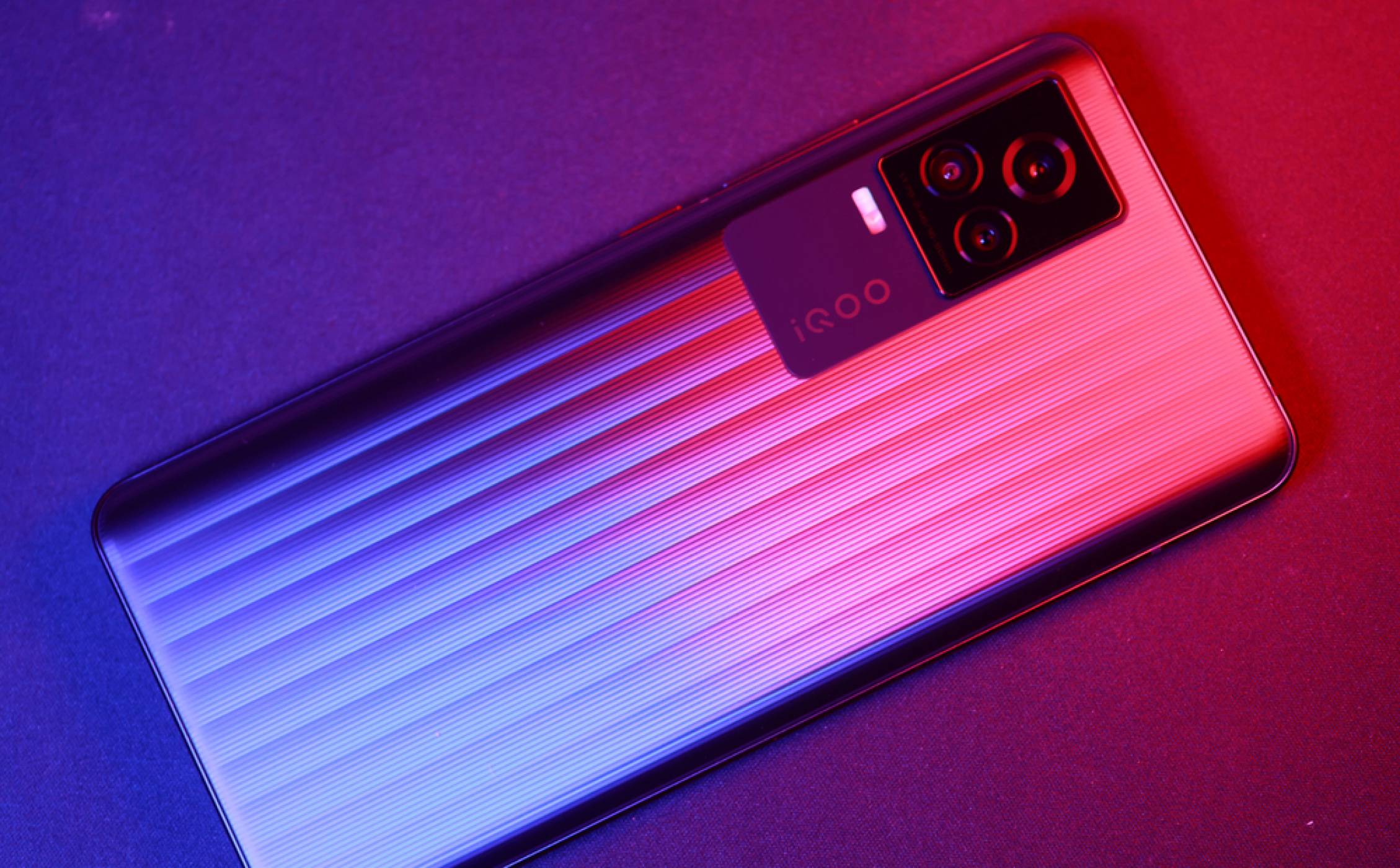 iQOO 7 запази първото място в AnTuTu и през февруари