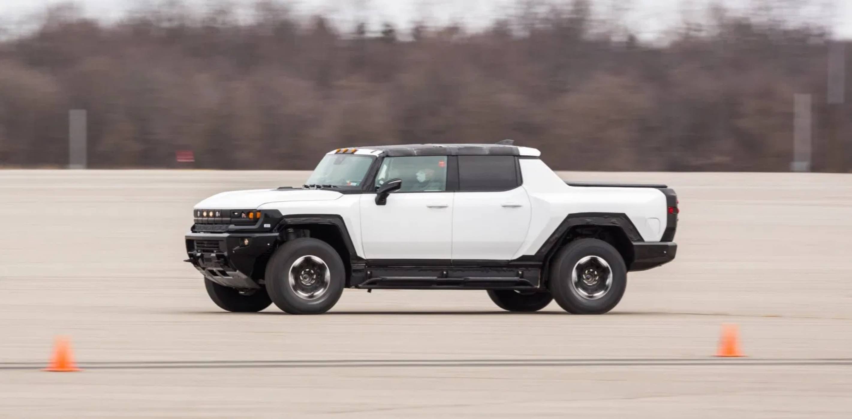 Някой вече седна зад волана на прототипа на е-Hummer срещу 2.5 млн. долара