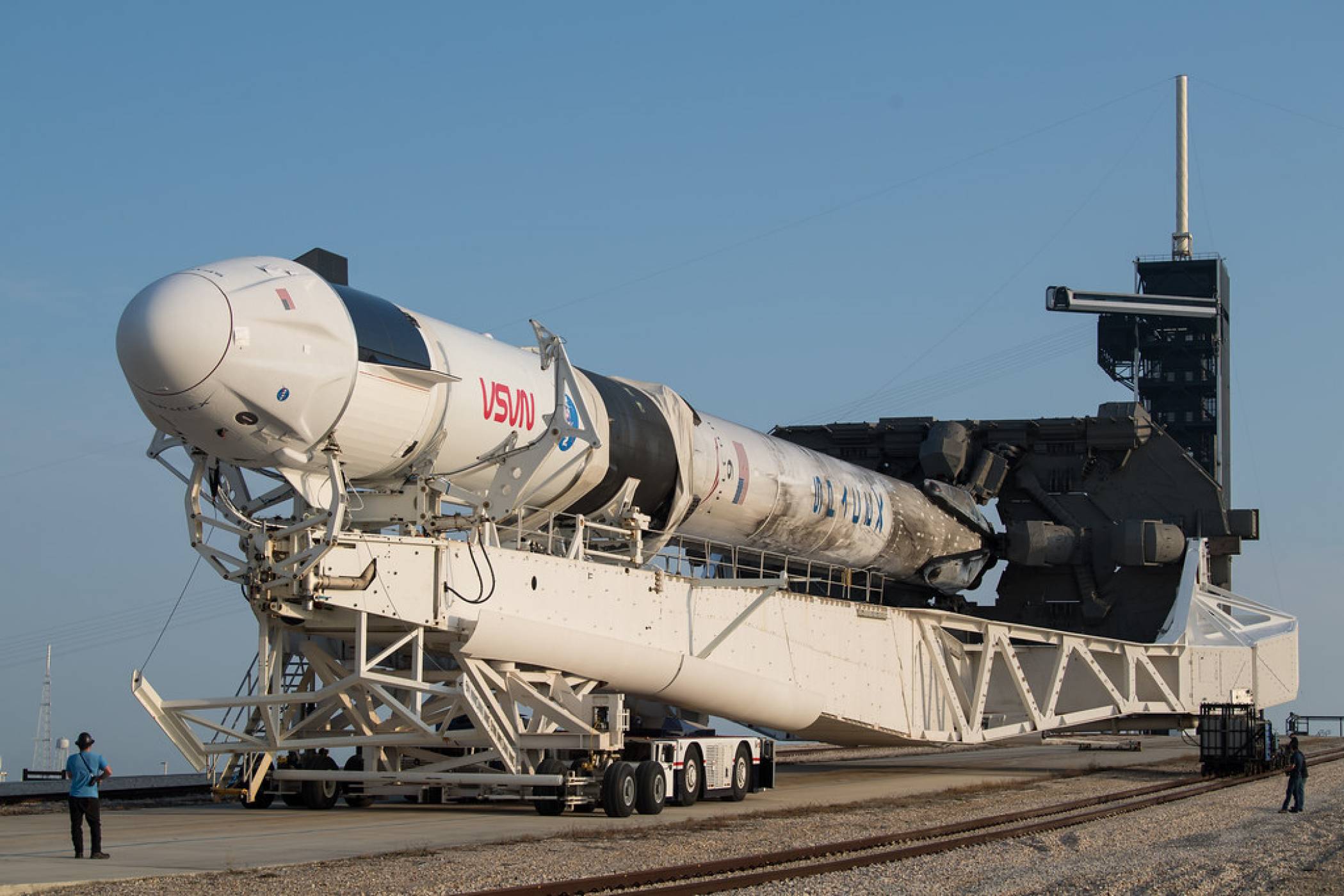 Blue Origin и SpaceX се скараха за лунната мисия съвсем по нашенски