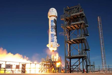 Първият космически турист на Blue Origin ще излети на 20 юли