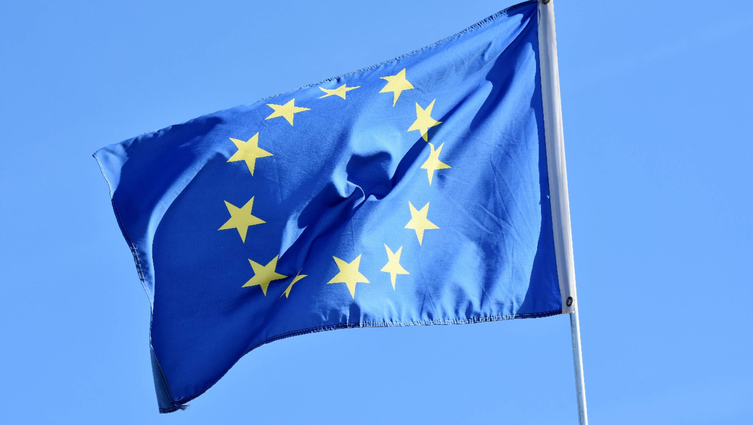 ЕС планира цифров портфейл за плащания, пароли и лични карти
