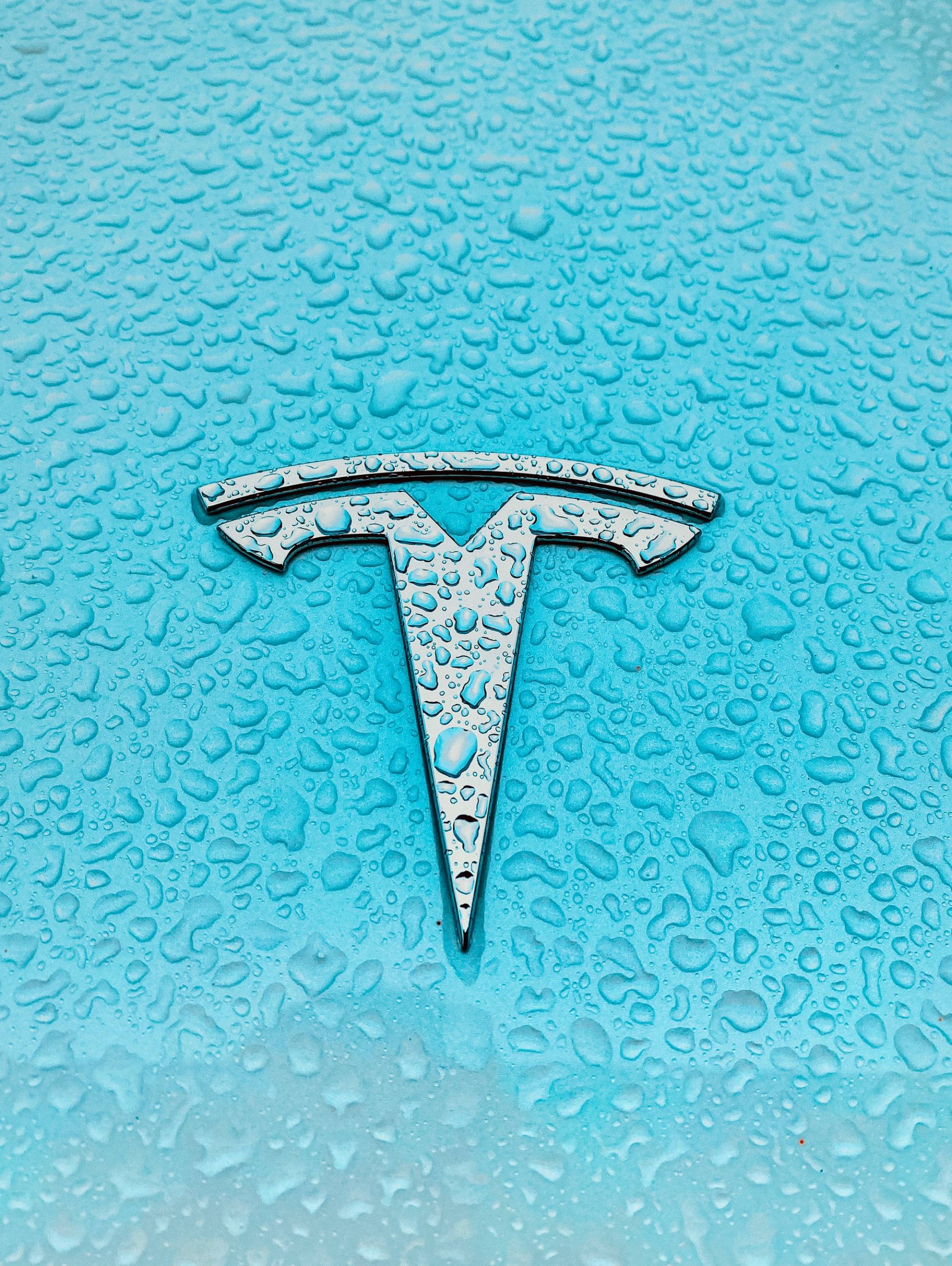 Tesla изтегля над 285 000 автомобила от Китай заради сериозен проблем