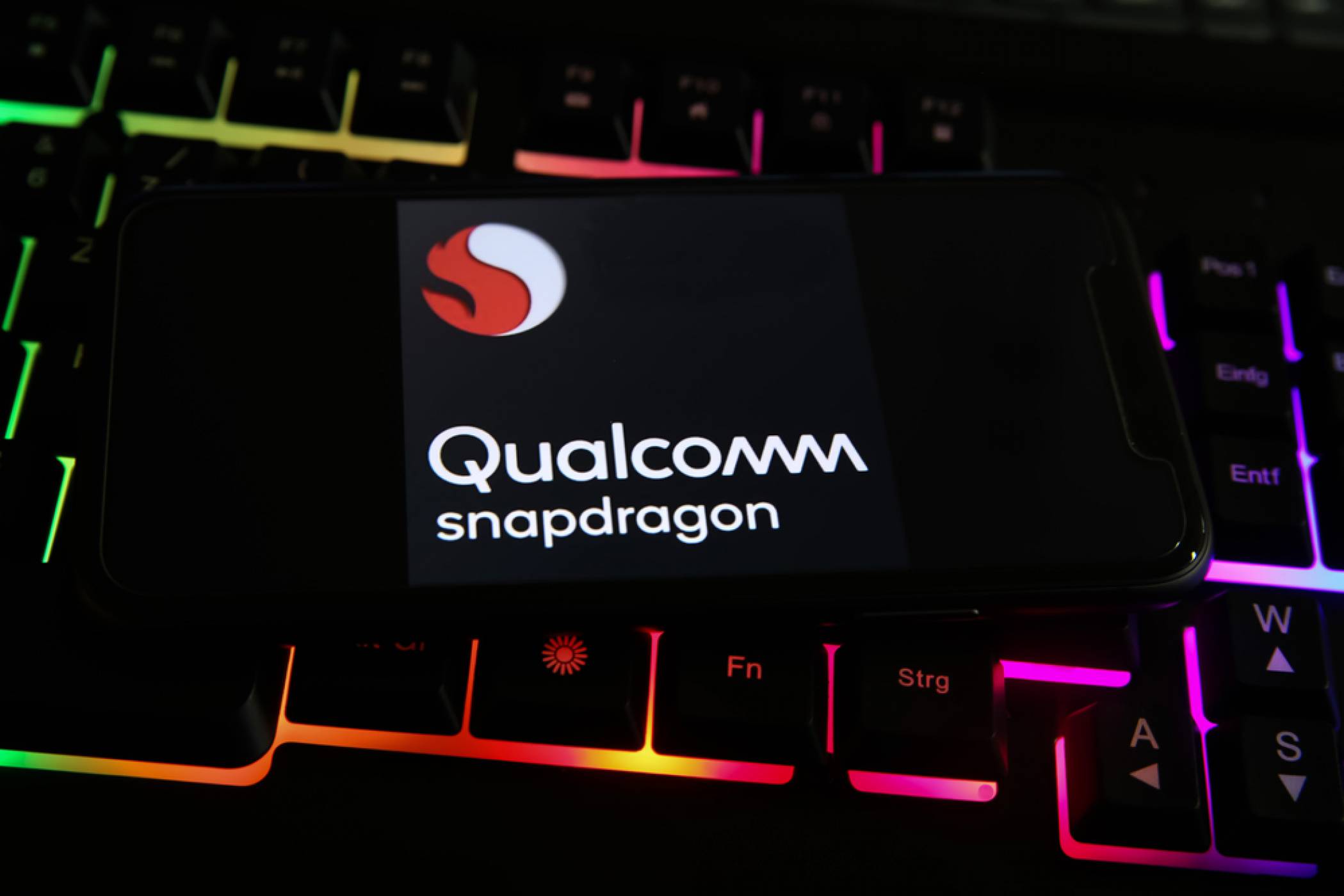 Snapdragon 888 Plus е новият топ чипсет с 3 GHz CPU и по-добър AI