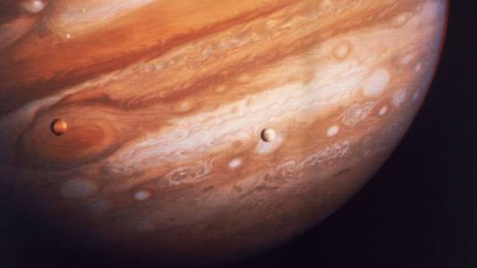 Облаците на Юпитер могат да крият живот