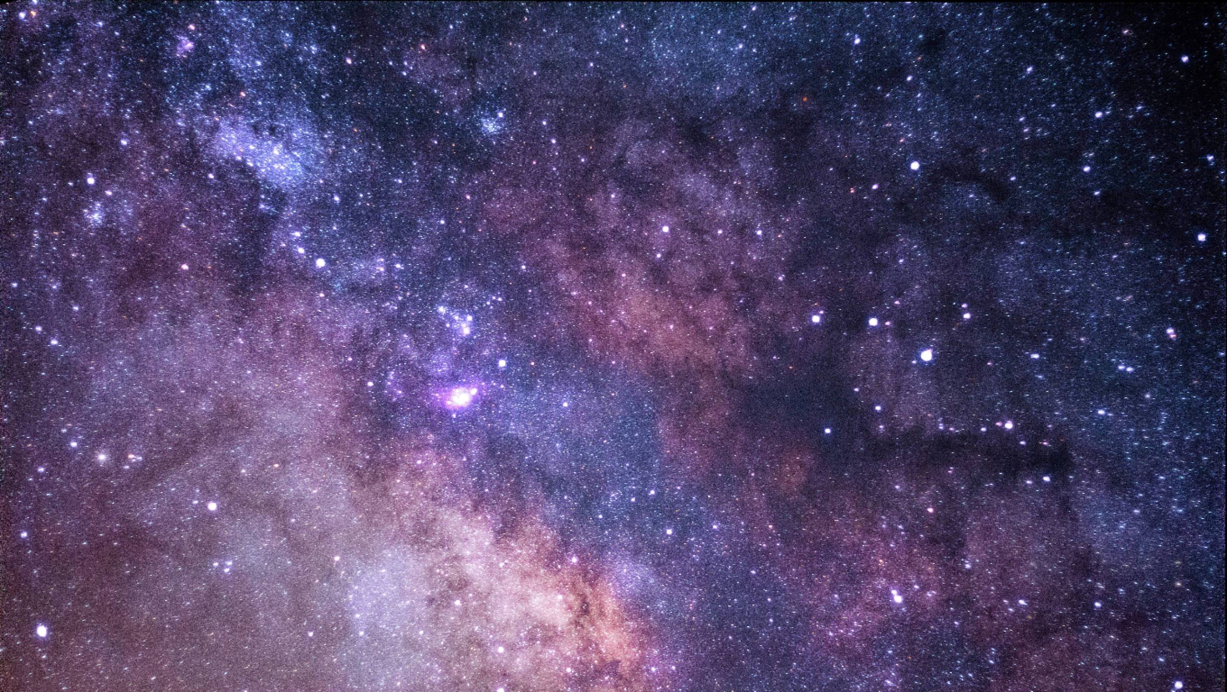 AI подрежда хиляди галактики за секунди вместо за месеци като нас