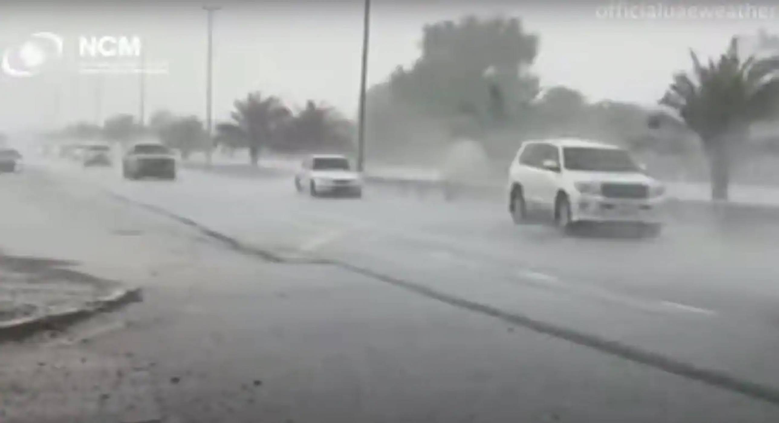 Дубай създаде фалшив дъжд с дронове, когато температурата скочи над 50 градуса 