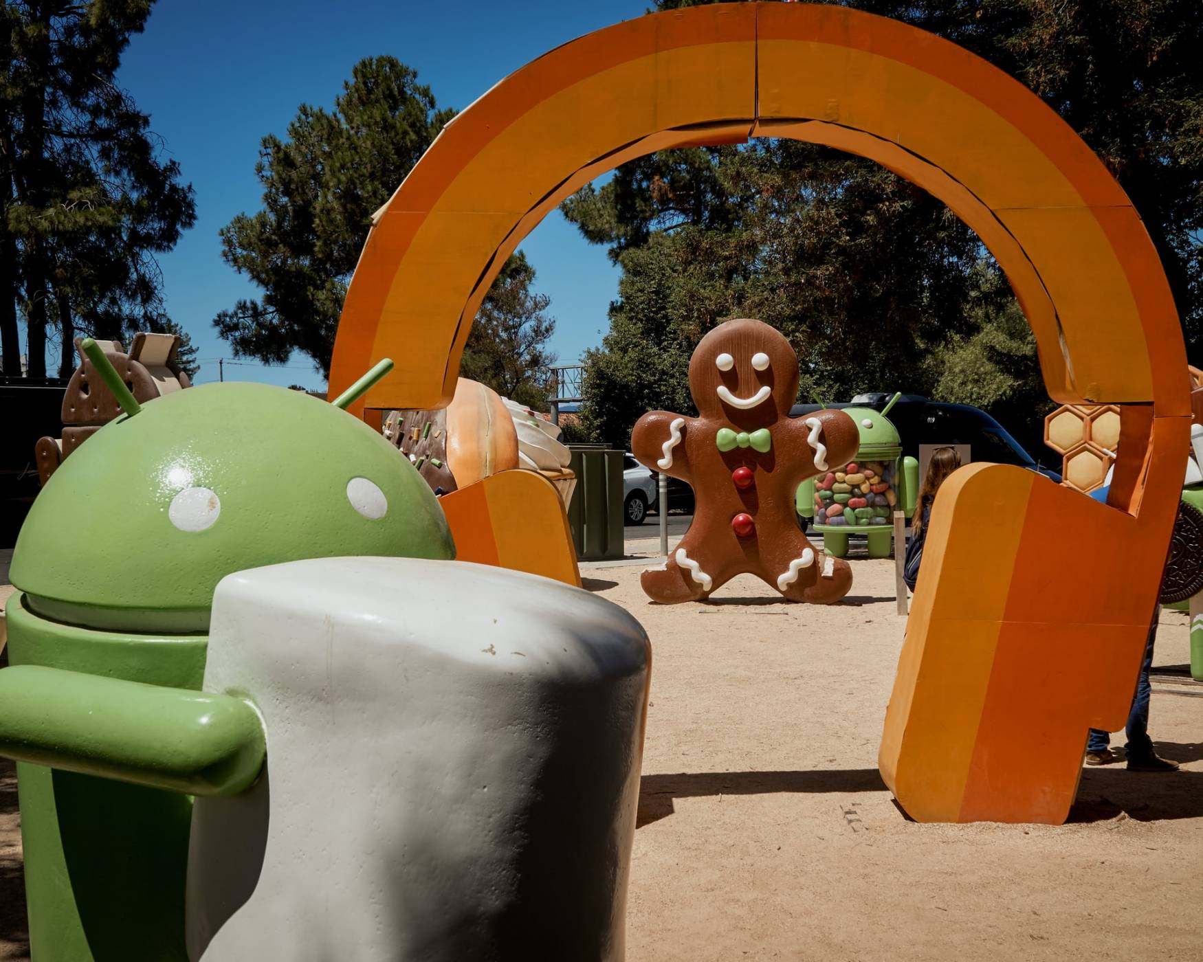 Край с поддръжката на по-стари Android телефони Край с поддръжката на по-стари Android телефони