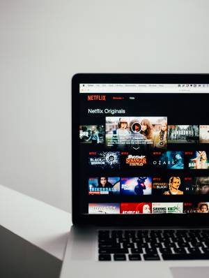 Apple и Netflix се надцакват за новия филм на Jennifer Lawrence