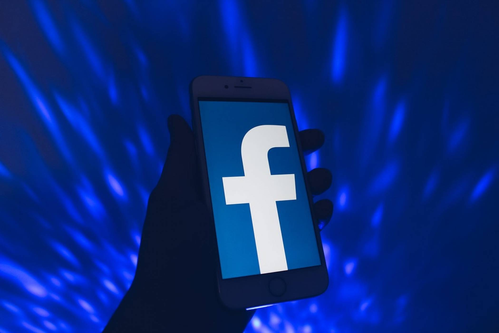 Facebook твърди, че политическото съдържание все пак не е най-популярното в мрежата