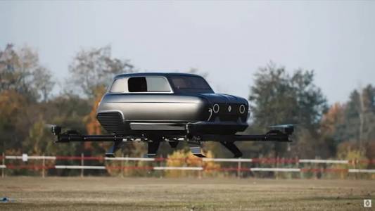 Култовото Renault 4 с нова визия като летяща кола