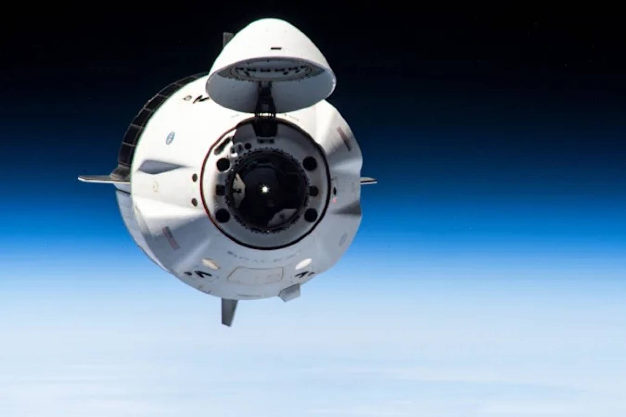 Новакът SpaceX грабна нова ценна поръчка на NASA за сметка на старото куче Boeing