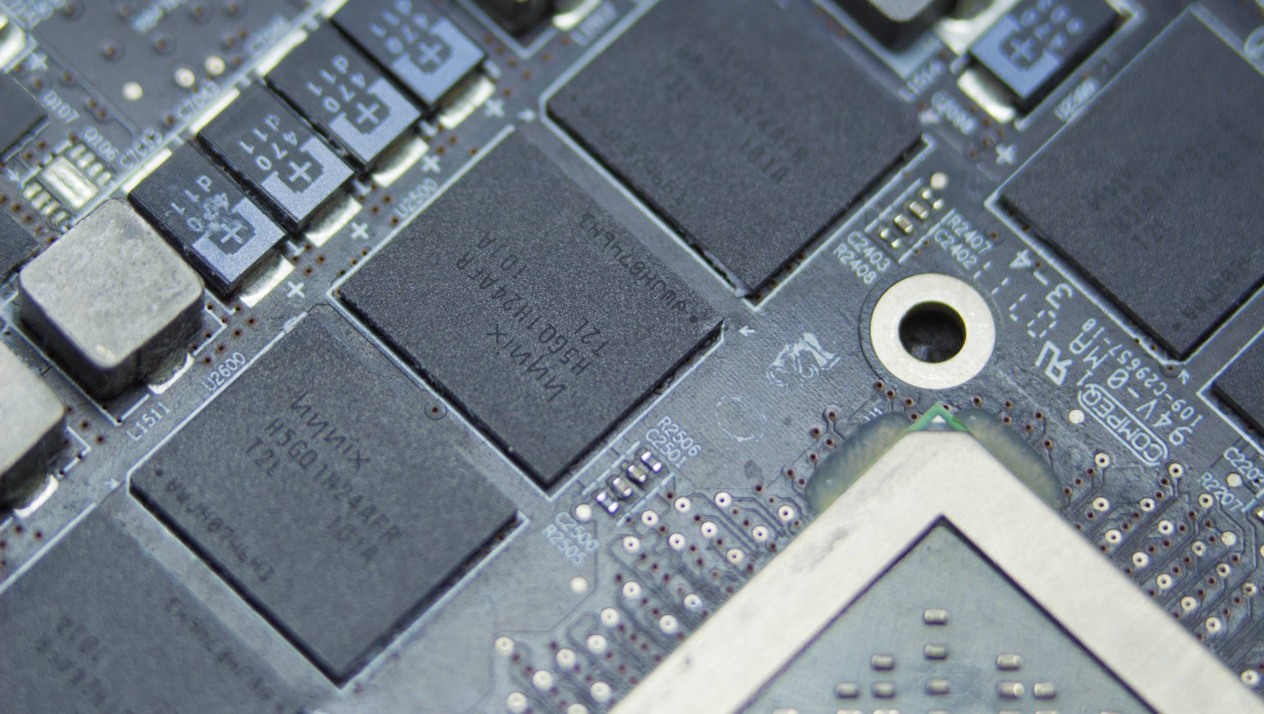 Snapdragon 8 Gen 1 е равен на A15 Bionic като графични възможности 