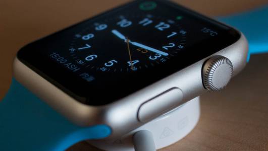 Ето как издутата батерия на Apple Watch може да ви нарани 