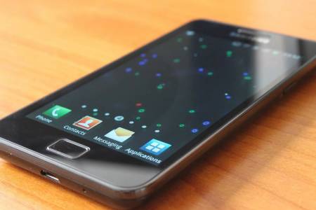 11-годишният Galaxy S2 получи неочакван вкус на Android 12