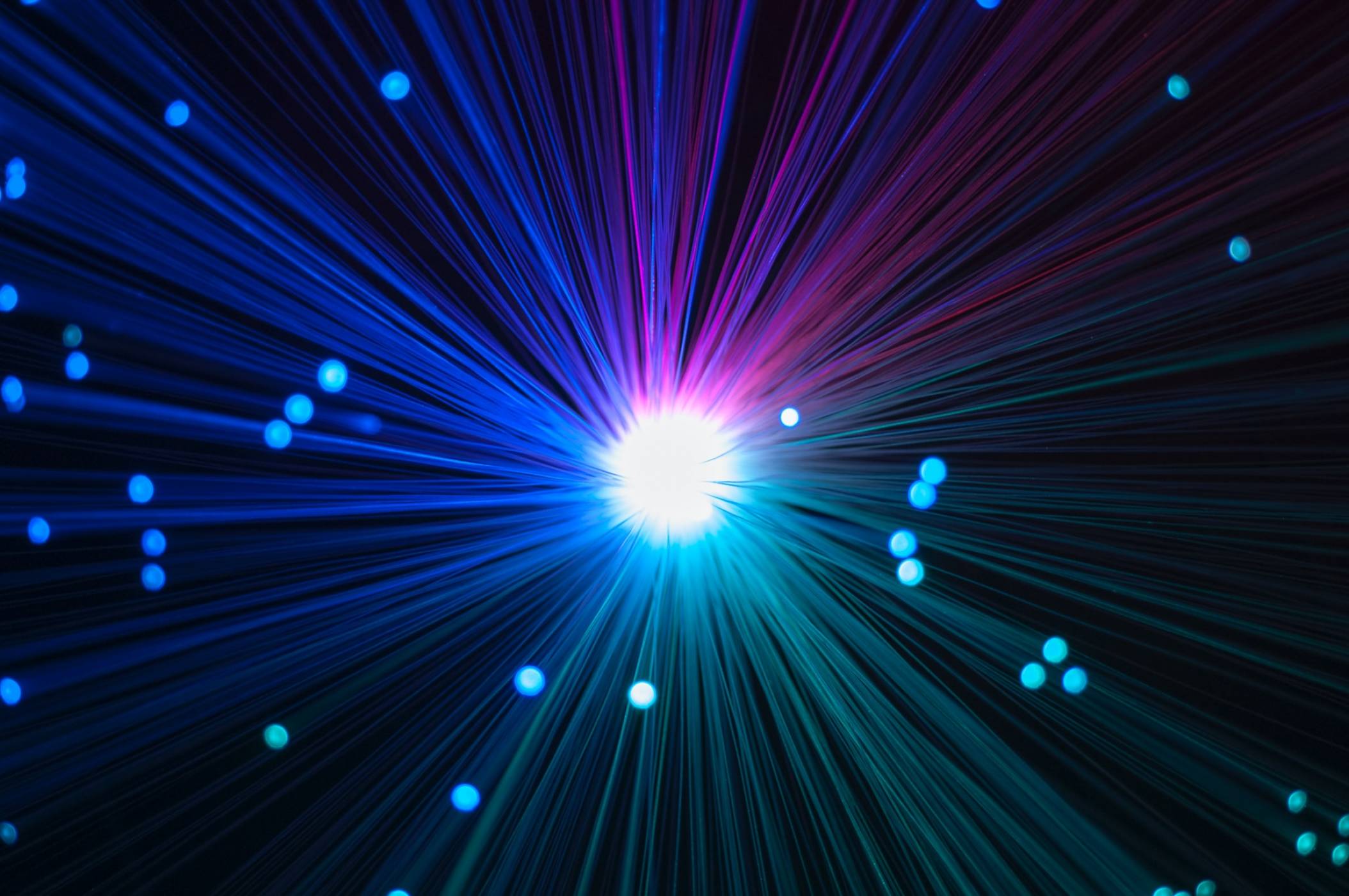 Изненадите от CES: таблет, който предава данни чрез LiFi
