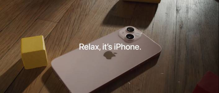Apple демонстрира издръжливостта на iPhone 13 със страхотна бебешка реклама (ВИДЕО)