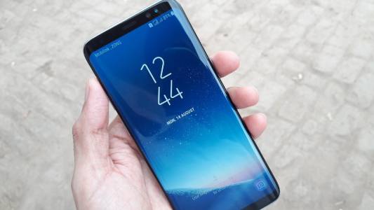 Samsung може за надмине дори Google с ъпдейтите за серията Galaxy S22 