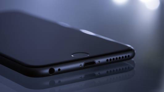 Слабите продажби на iPhone 13 Mini задушават надеждите за повече компактни телефони