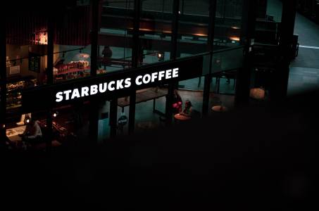 NFT манията завладя и Starbucks