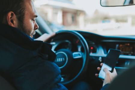 Това проучване доказва, че iPhone потребителите са по-лоши шофьори