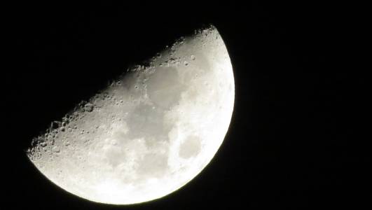 Лунните скали могат да са неочакван източник на кислород и гориво за новите космически пионери 