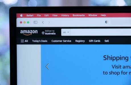 Amazon отчита спад в продажбата на фалшиви стоки онлайн