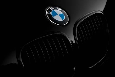 Собствениците на BMW намериха нестандартно решение как да подгряват седалките си безплатно