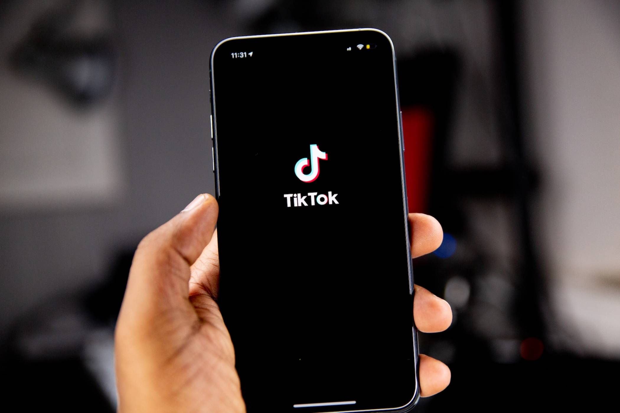 Вграденият браузър на TikTok следи всичко, което пишете 