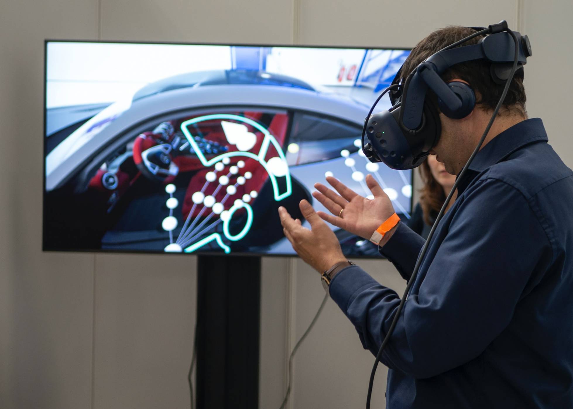 VR се промъква и в чифт очила 