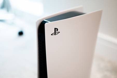 След като повиши цената, Sony намали теглото на PS5