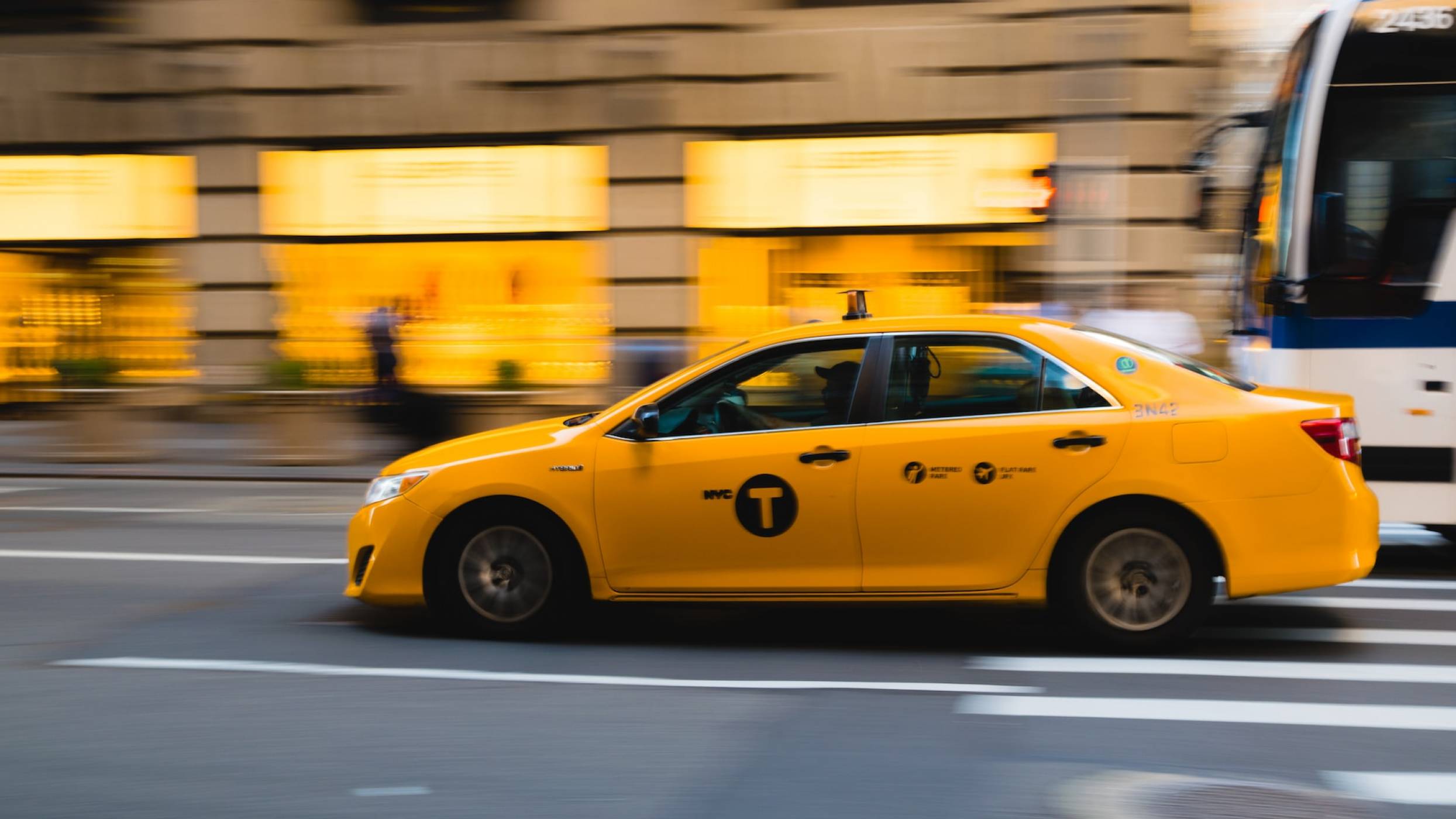 Как го правят по света: Ню Йорк смята да се справи с високите скорости по улиците 