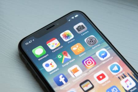 iPhone потребители продължават да се оплакват от батерията при iOS 16 