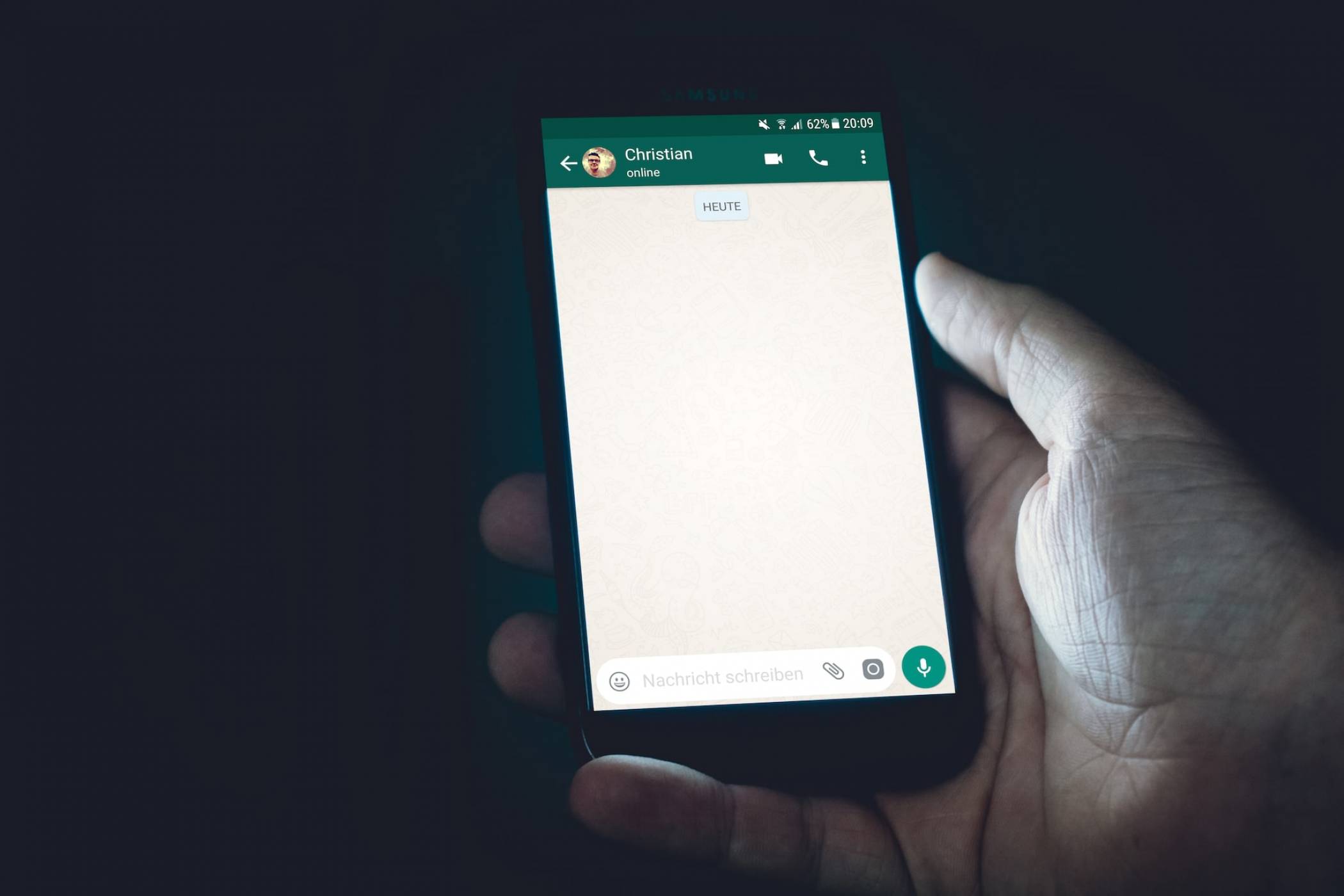 Неофициална WhatsApp версия за Android краде потребителски акаунти