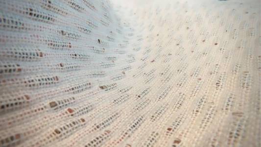 Парче текстил с 1200 миниатюрни соларни панела може да зареди телефона ви