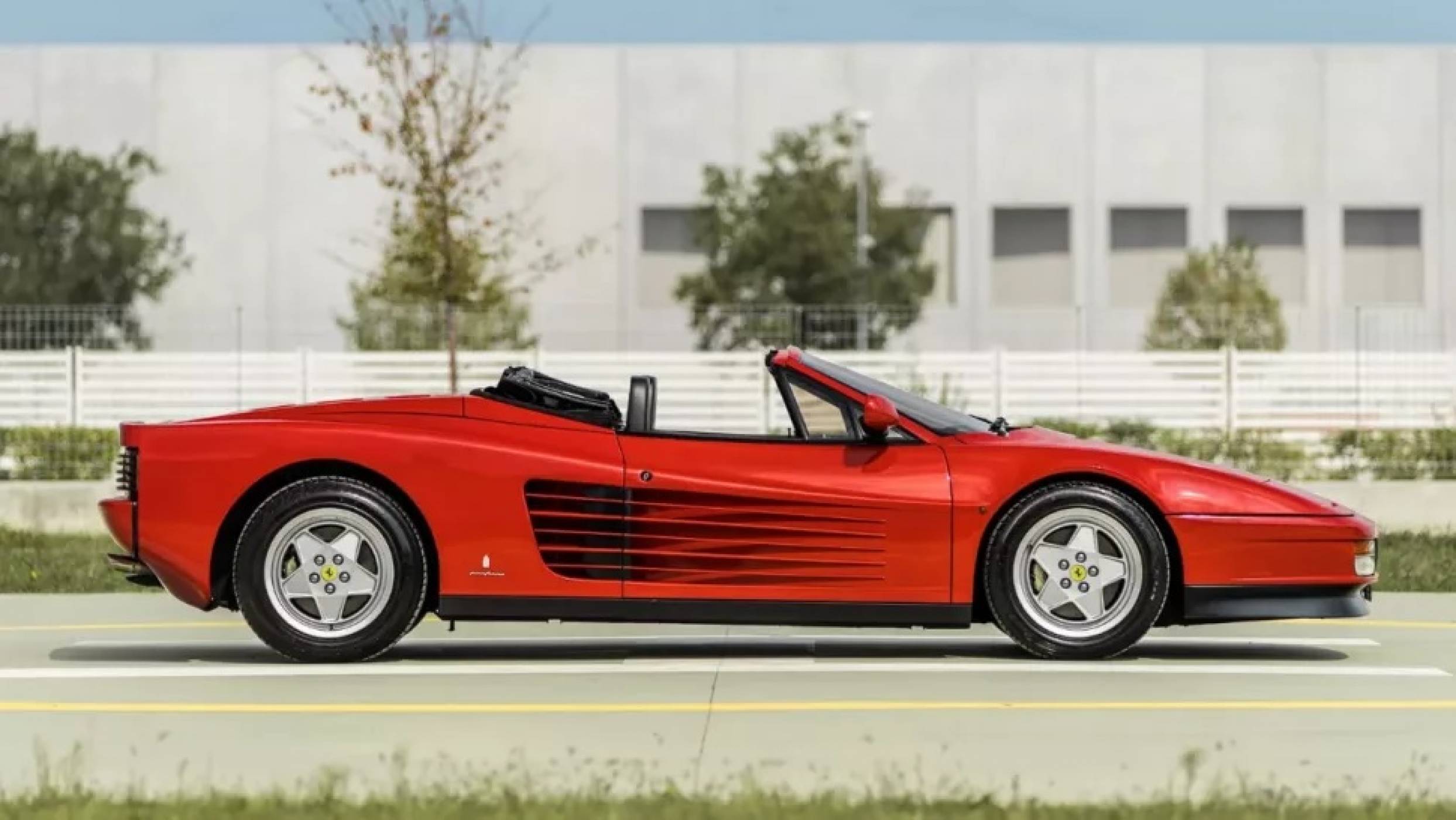 Ferrari от легендарния рейсър Out Run се продава на търг, ако имате спестени 2 милиона долара