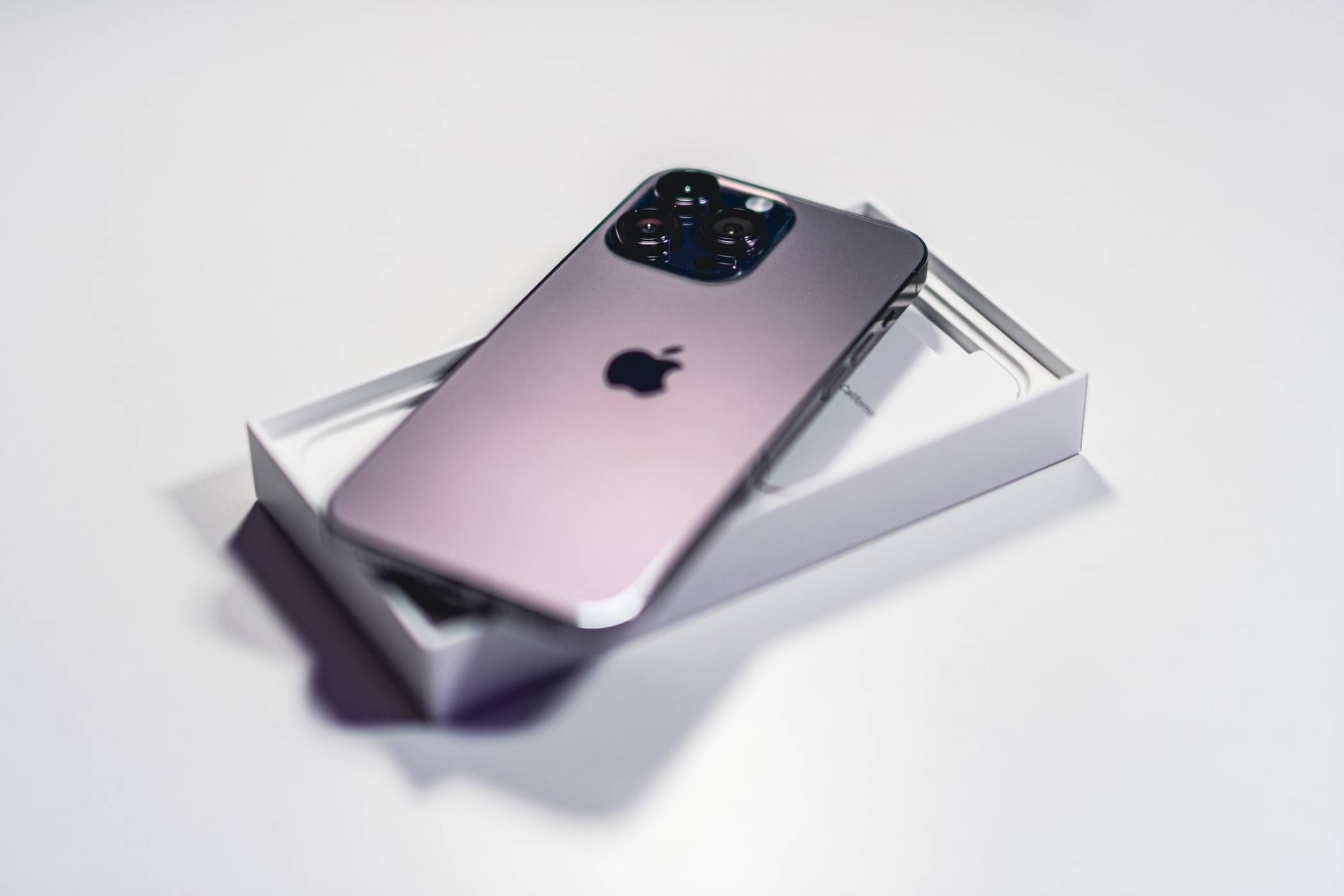 Ново забавяне за доставките на iPhone 14  
