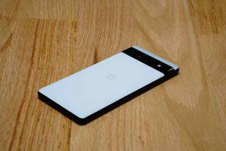 Google Pixel 6a победи 16 телефона в сляп тест на камерата 