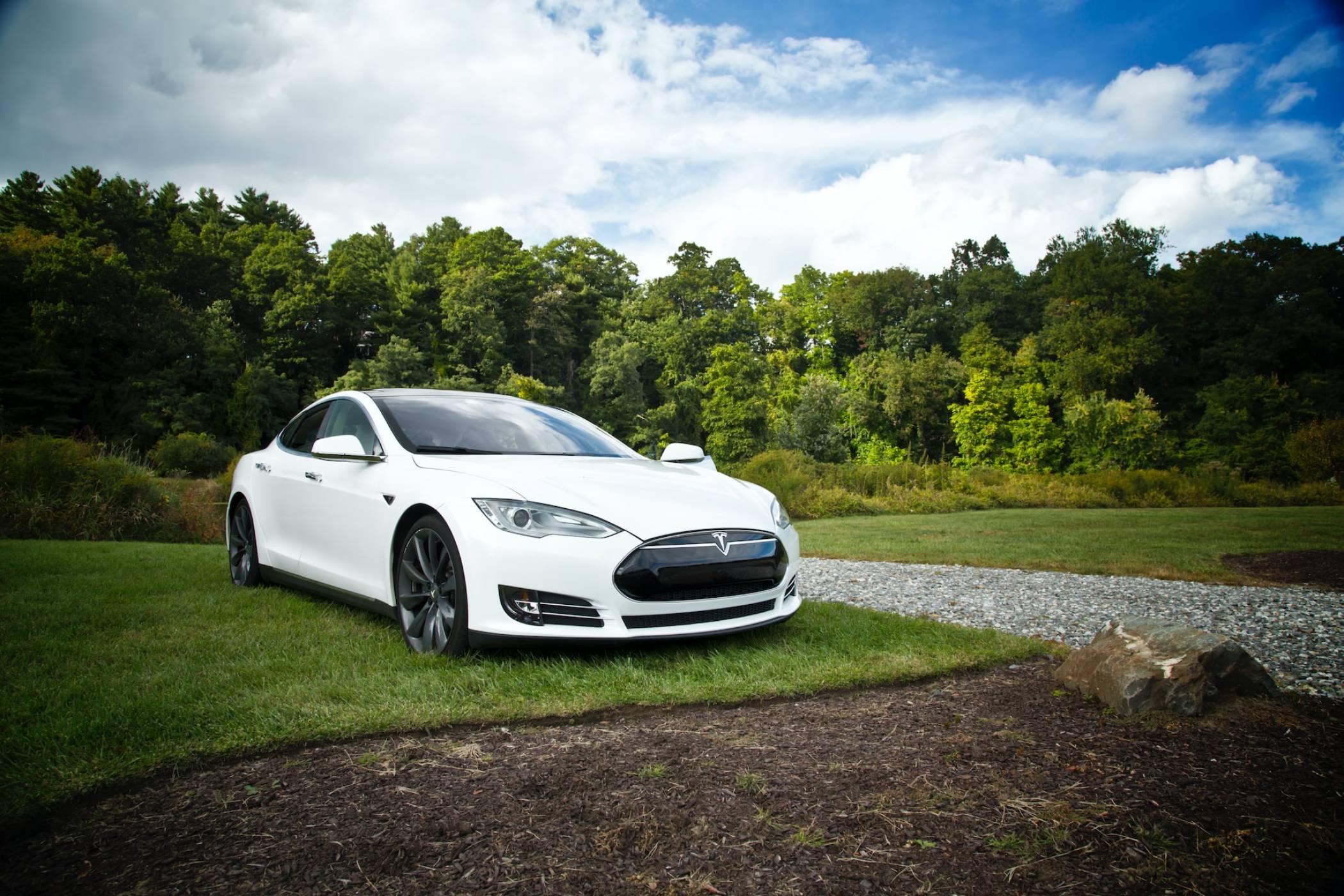  Цените на колите Tesla втора ръка най-сетне започнаха да падат 