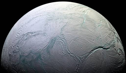 Има ли по-лесен начин да се открие извънземен живот на една от луните на Сатурн?  